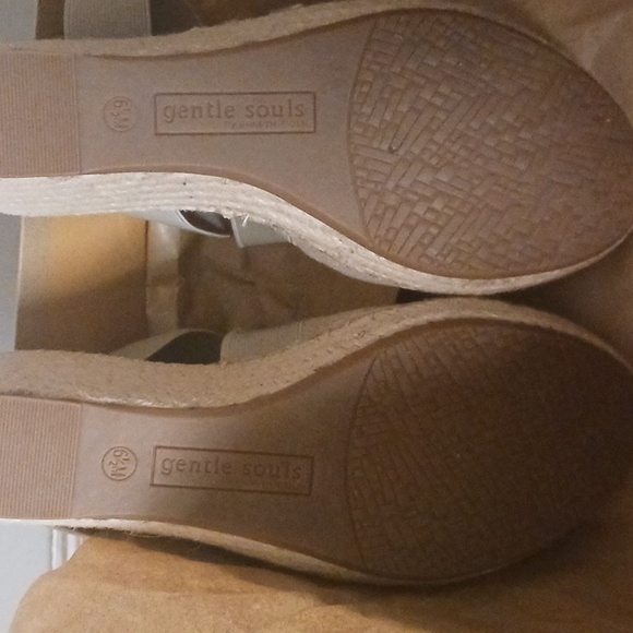 Shoes - Picture 2 of 3